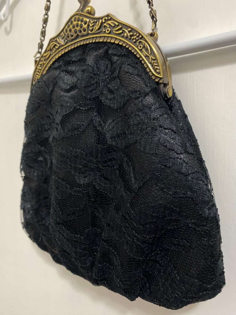 Black Lace Goth Hand Purse - Picture 3 of 6